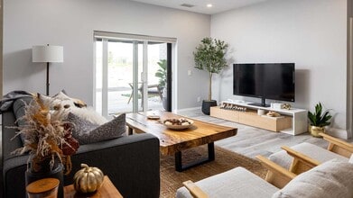 Trinity Gate Condominiums in Windsor, ON - Building Photo - Building Photo