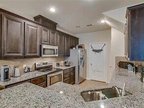 250 Barrington Ln in Lewisville, TX - Building Photo - Building Photo