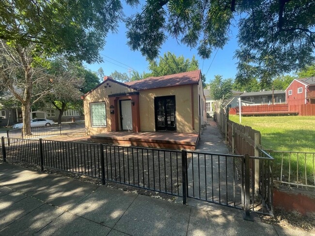 346 Hazel St in Chico, CA - Building Photo - Building Photo