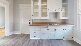 2046 Wyandotte Ave in Lakewood, OH - Building Photo