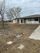 136 Discovery Ln in San Marcos, TX - Building Photo