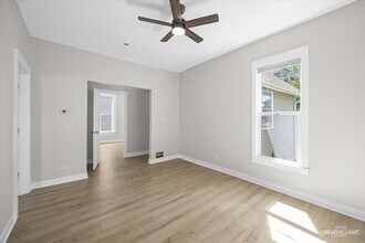 355 Ryerson Ave in Elgin, IL - Building Photo - Building Photo