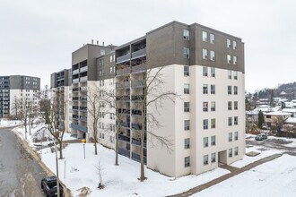 Cambridge Court in Peterborough, ON - Building Photo - Building Photo