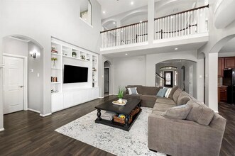 10822 Cornwall Ln in Missouri City, TX - Building Photo - Building Photo