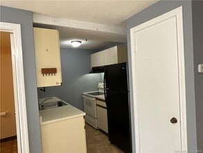 1 Russell St in Middletown, CT - Building Photo - Building Photo