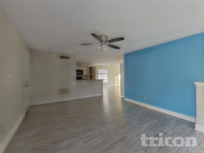 1930 Bluets Ct in Orlando, FL - Foto de edificio - Building Photo