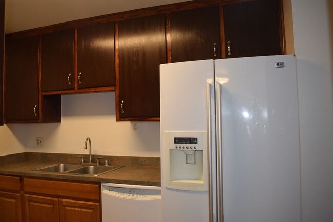 7043 Zeeland Dr in Citrus Heights, CA - Building Photo - Building Photo