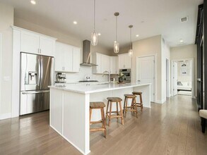 250 W Spring St in Columbus, OH - Building Photo - Building Photo