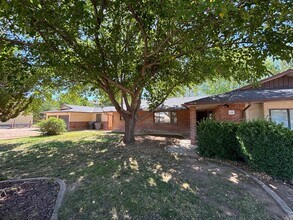 34 E 350 N in Hurricane, UT - Building Photo - Building Photo