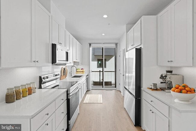 2609 Platt Ct NW, Unit 760 in Washington, DC - Building Photo - Building Photo