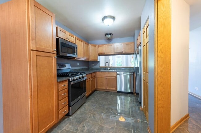 754 Savannah Ln in Crystal Lake, IL - Building Photo - Building Photo