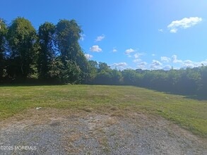 264 Victory Rd in Howell, NJ - Building Photo - Building Photo