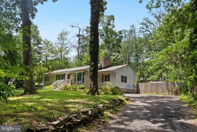 property at 2652 Collins Ct