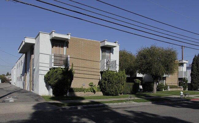 378-384 Avocado St in Costa Mesa, CA - Foto de edificio - Building Photo