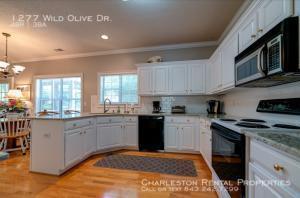 1277 Wild Olive Dr in Mount Pleasant, SC - Foto de edificio - Building Photo
