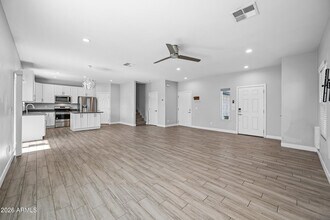 1013 E Odeum Ln in Phoenix, AZ - Building Photo - Building Photo