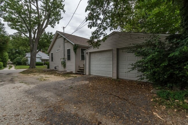 505 S Highland Ave in Bloomington, IN - Foto de edificio - Building Photo