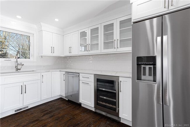 property at 36 Poe Ct