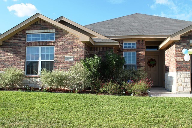 2101 Golden Eagle Dr in Killeen, TX - Foto de edificio