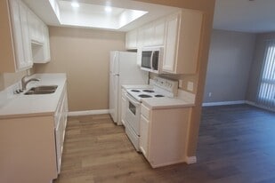 Parkview Apartments in National City, CA - Building Photo