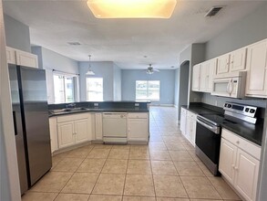 3552 Valleyview Dr in Kissimmee, FL - Building Photo - Building Photo