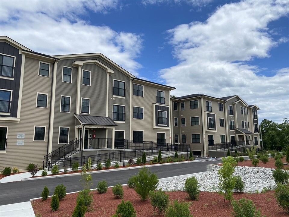 364 Irving St in Framingham, MA - Foto de edificio