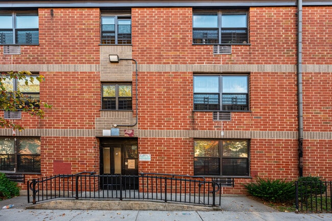 625 Grafton St in Brooklyn, NY - Building Photo - Building Photo