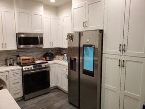 6325 Tallman Ave in Bakersfield, CA - Building Photo - Building Photo