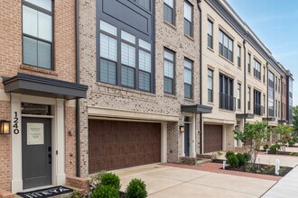 Northside at Park Potomac in Potomac, MD - Foto de edificio - Building Photo