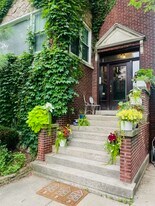 531 S Lombard Ave, Unit First floor unit in Oak Park, IL - Building Photo