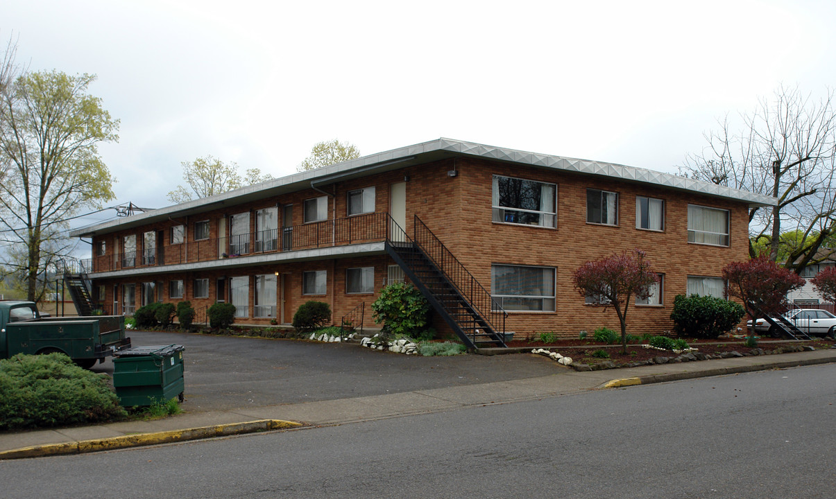 Cabana Apartments in Eugene, OR - Building Photo