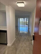 3199 Foxcroft Rd in Miramar, FL - Building Photo - Building Photo