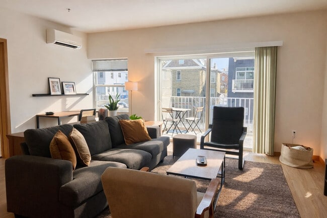 1640 N Water St, Unit SI ID1379063P in Milwaukee, WI - Building Photo - Building Photo