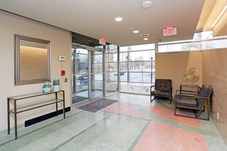 Nico in Omaha, NE - Foto de edificio - Interior Photo