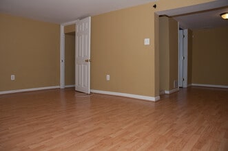 3900 Oglethorpe St in Hyattsville, MD - Foto de edificio - Building Photo