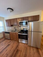 1404 E State St Apartments in Rockford, IL - Foto de edificio - Interior Photo