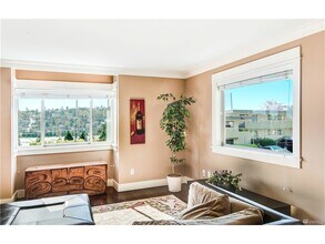 2819 14th Ave W in Seattle, WA - Building Photo - Building Photo