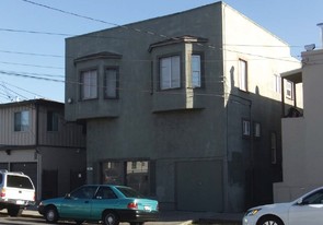 2696 Havenscourt Blvd in Oakland, CA - Foto de edificio - Building Photo