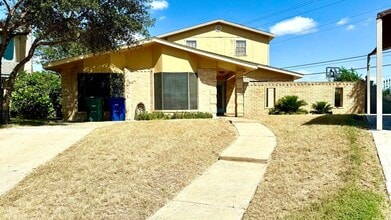 1514 Dove Trail Ct in Laredo, TX - Building Photo - Building Photo