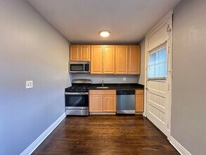 3602 W Sunnyside Ave, Unit 4 in Chicago, IL - Foto de edificio - Building Photo