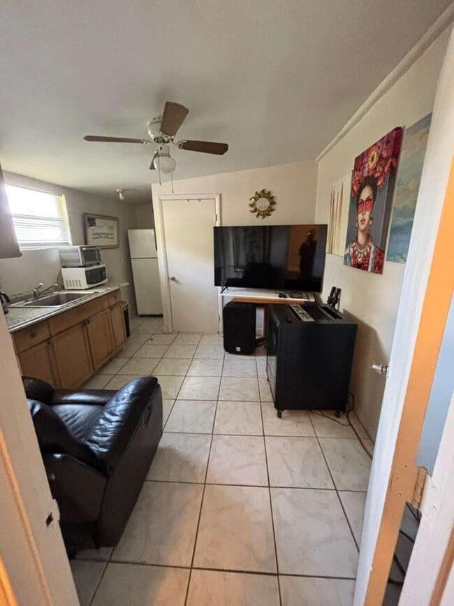 1001 NE 212th Ter, Unit Efficiency