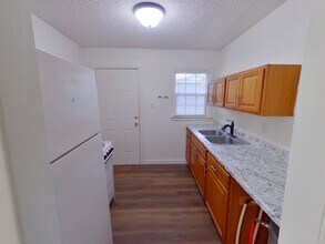 1608 1/2 S Martinson St in Wichita, KS - Building Photo - Building Photo