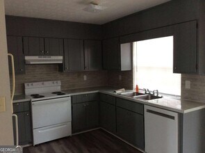 106 Richard Way in Stockbridge, GA - Building Photo - Building Photo