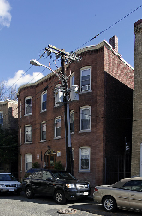 50-52 Norfolk St in Cambridge, MA - Foto de edificio