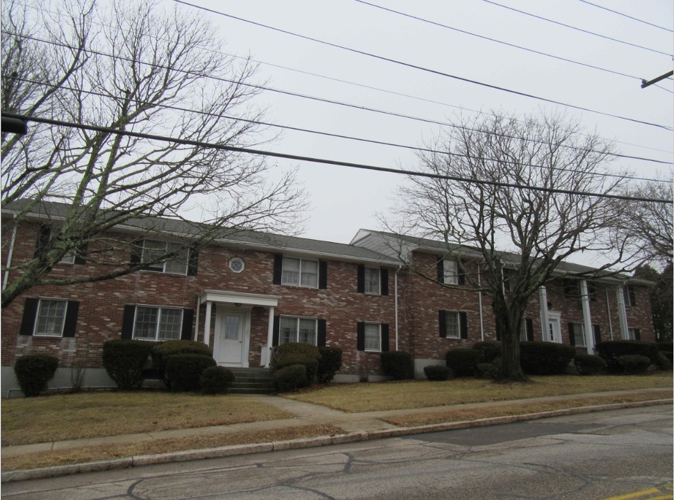 62-70 School St in Westerly, RI - Building Photo