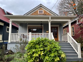 313 NE Stanton St in Portland, OR - Building Photo