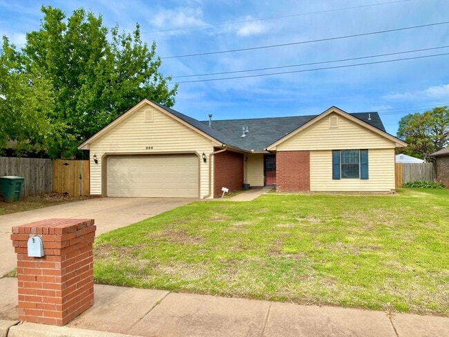 property at 205 N Rockypoint Dr
