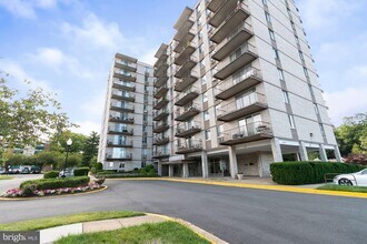3245 Rio Dr-Unit -513 in Falls Church, VA - Building Photo - Building Photo