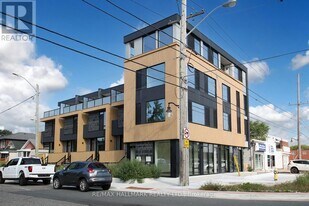 2 Owen Dr in Toronto, ON - Building Photo