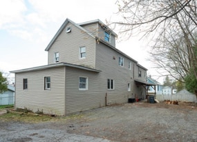 219 Oak St, Unit 1 in Corinth, NY - Building Photo